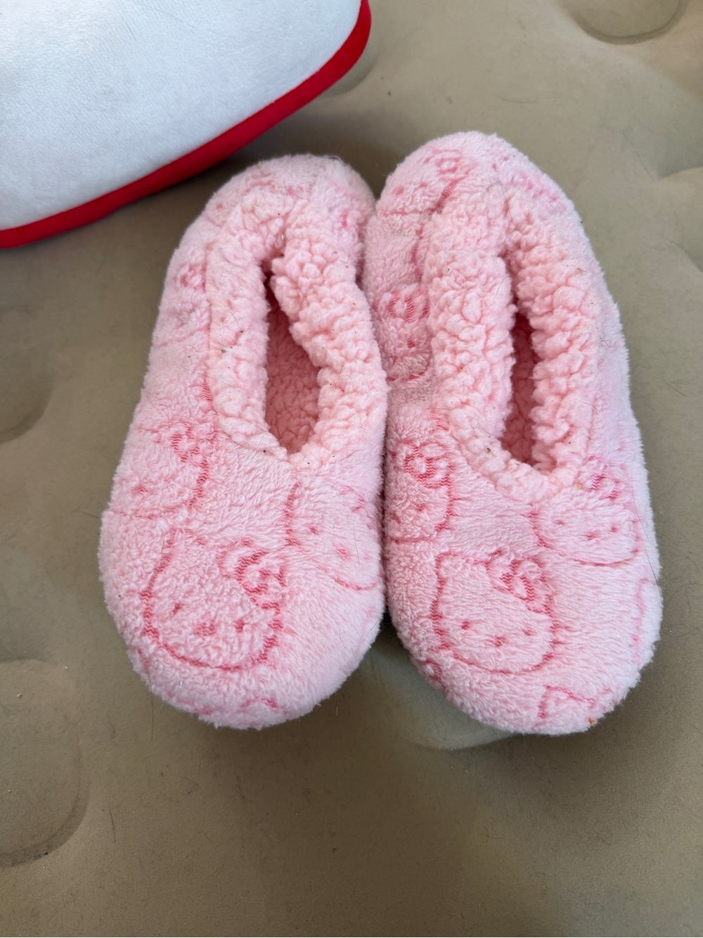 Hello Kitty slippers - Picture 4 of 5